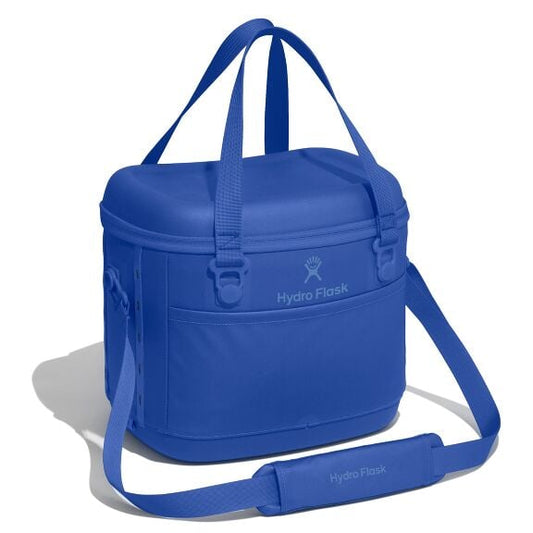 carryouttm-soft-cooler-15-l-k8 12pco382_carryout_cooler_15l_capri_blue_angled_1.jpg