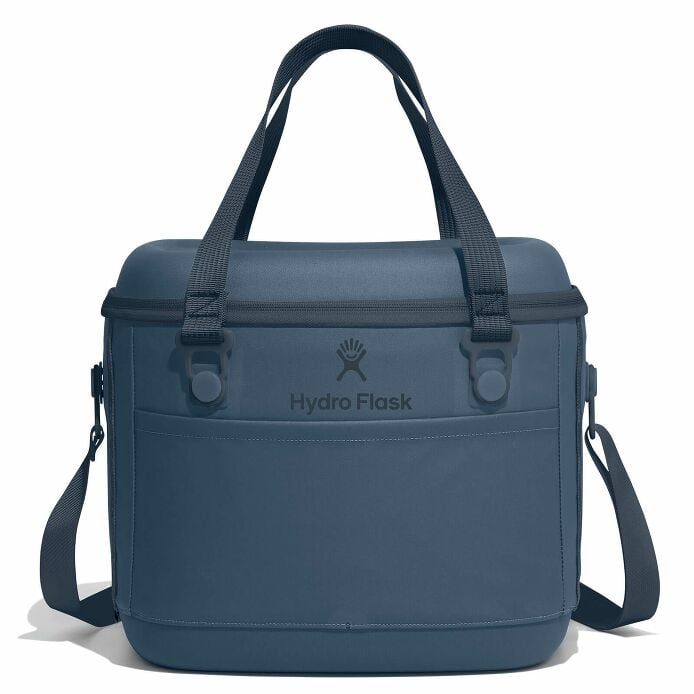 carryouttm-soft-cooler-15-l-k8 12pco384-carryout-cooler-15l-harbor-blue-straight_1.jpg