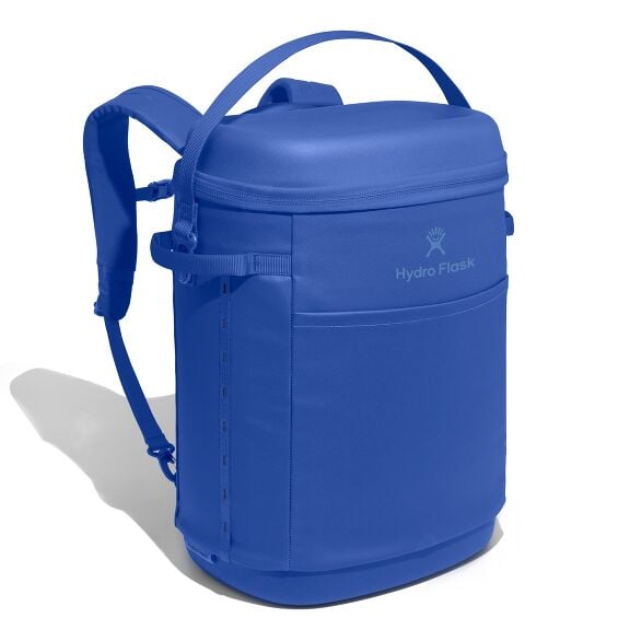 carryouttm-backpack-22-l-q7 18pco382_carryout_backpack_22l_capri_blue_angled_1.jpg