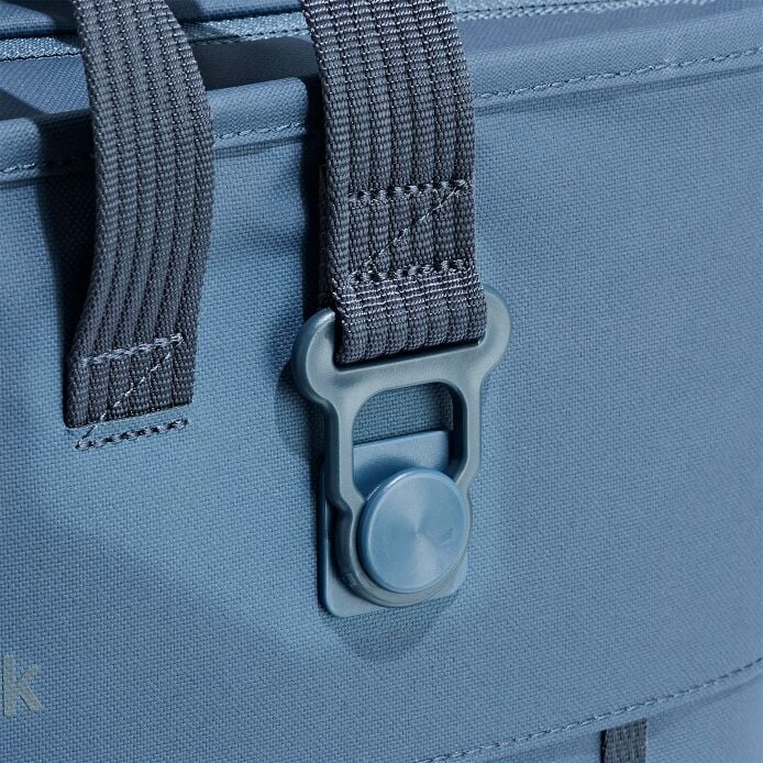 carryouttm-soft-cooler-tote-20-l-g1 250815_hydro_cooler_details_14838_2_4.jpg