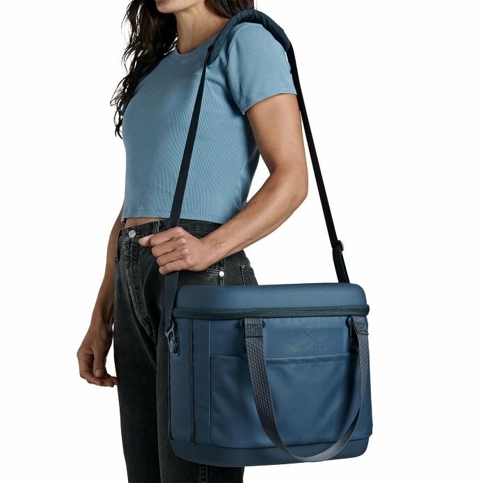 carryouttm-soft-cooler-15-l-k8 250815_hydro_s26_hb_14556_6.jpg