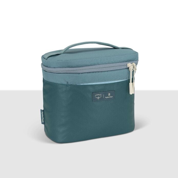 osprey-axis-x-hydro-flask-campus-essentials-bundle-w0 axisxhydroflask_s26_detail1_cascadeblue_10007249_1.jpg