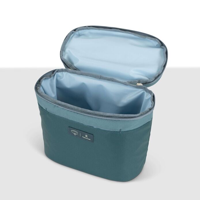 osprey-axis-x-hydro-flask-campus-essentials-bundle-w0 axisxhydroflask_s26_detail2_cascadeblue_10007249_1.jpg