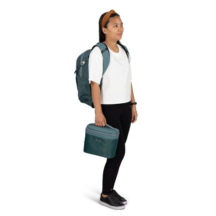 osprey-axis-x-hydro-flask-campus-essentials-bundle-r6 axisxhydroflask_s26_onbody1_cascadeblue_10007249_2.jpg