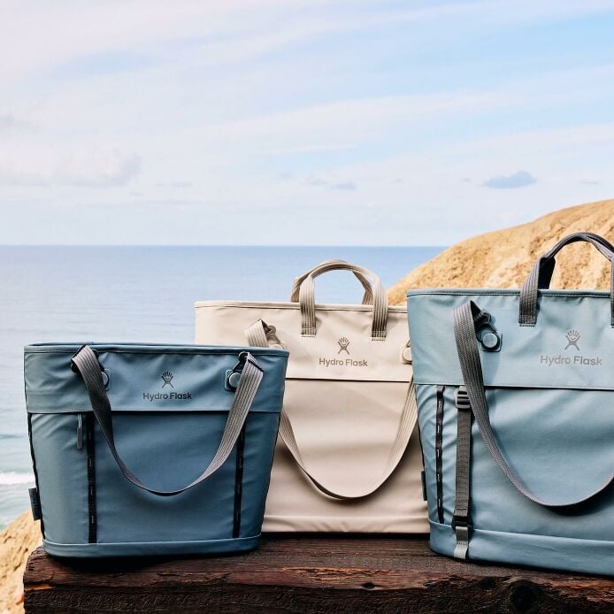 carryouttm-soft-cooler-tote-10-l-u4 hf_carryout_bouwer_d1_l1_torrey_pines_still_life_0055_4.jpg
