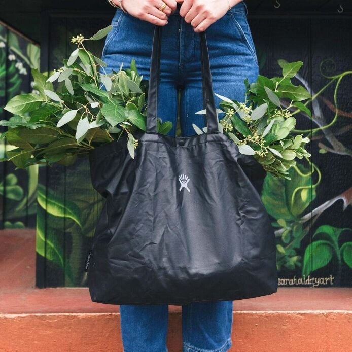 20-l-tag-along-tote-i3 s25_tagalongtote_post_3_1_1_1.jpg